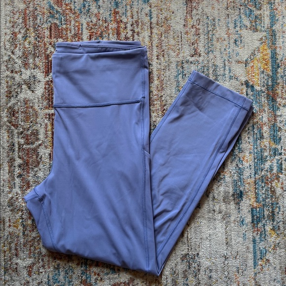Athleta Ultimate Stash- Pocket Capri Lavender Leggings - Picture 5 of 8
